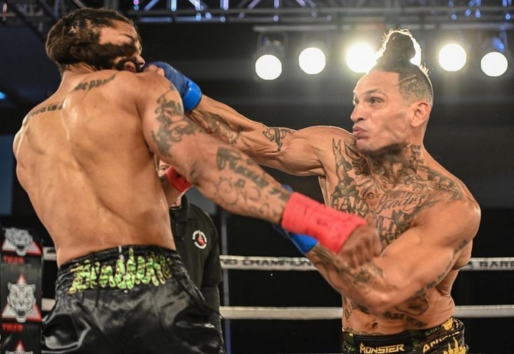 Trojsekundový zápas s brutálnym KO v boxe bez rukavíc